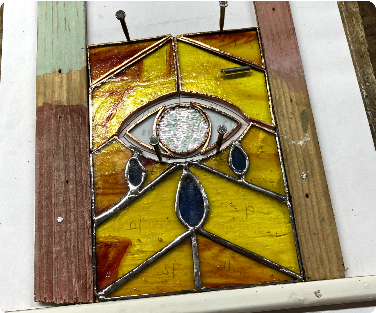 Lateral para farolillo de vidrio de colores hecho en taller de vidrio Cardedeu